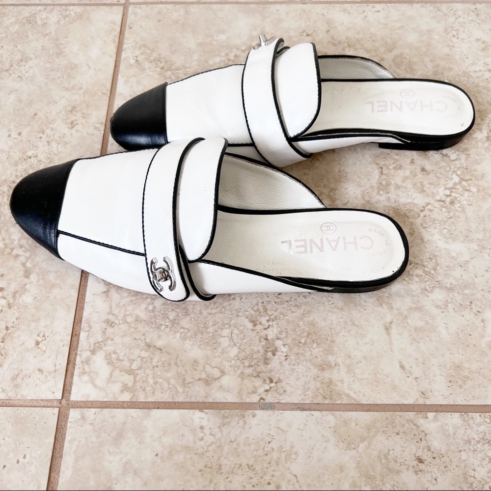 Authentic Chanel lambskin cc lock mules size 39 - Picture 10 of 12